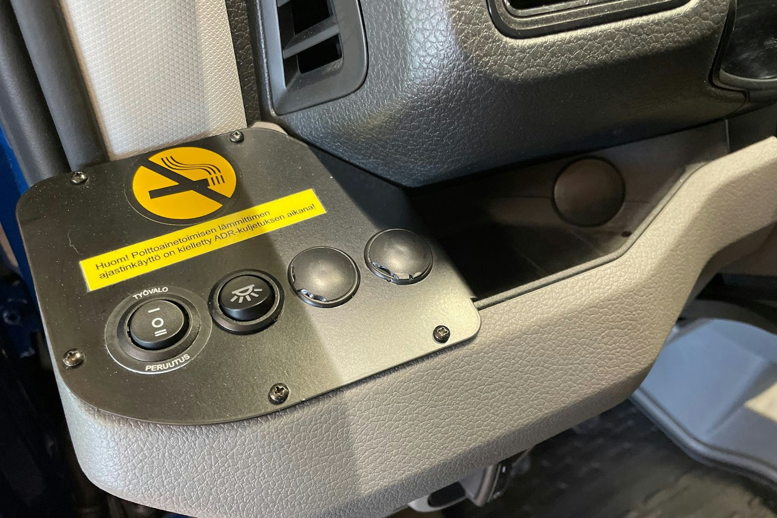 sininen Volkswagen Crafter 2020 kuva 27.