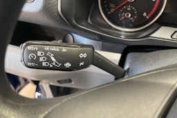 sininen Volkswagen Crafter 2020 kuva 28.