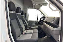 Valkoinen Volkswagen CRAFTER 2020 kuva 11.