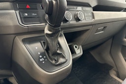 Valkoinen Volkswagen CRAFTER 2020 kuva 19.