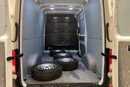 Valkoinen Volkswagen CRAFTER 2020 kuva 17.
