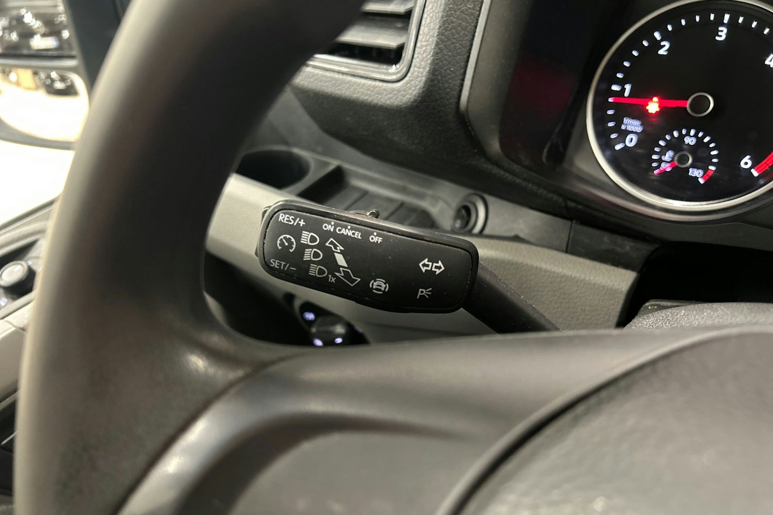 valkoinen Volkswagen Crafter 2020 kuva 11.