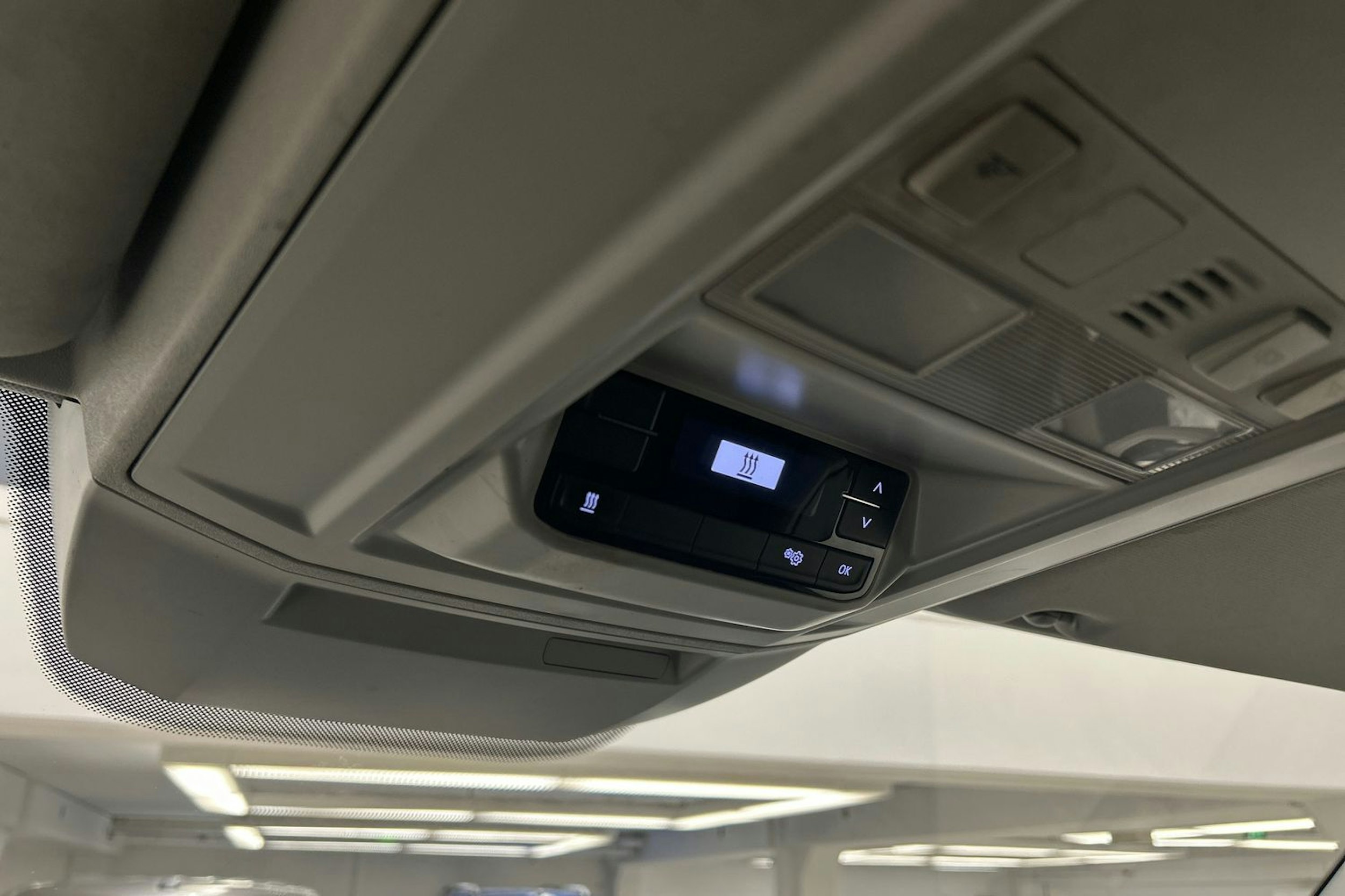 valkoinen Volkswagen Crafter 2020 kuva 14.