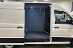valkoinen Volkswagen Crafter 2020 kuva 15.