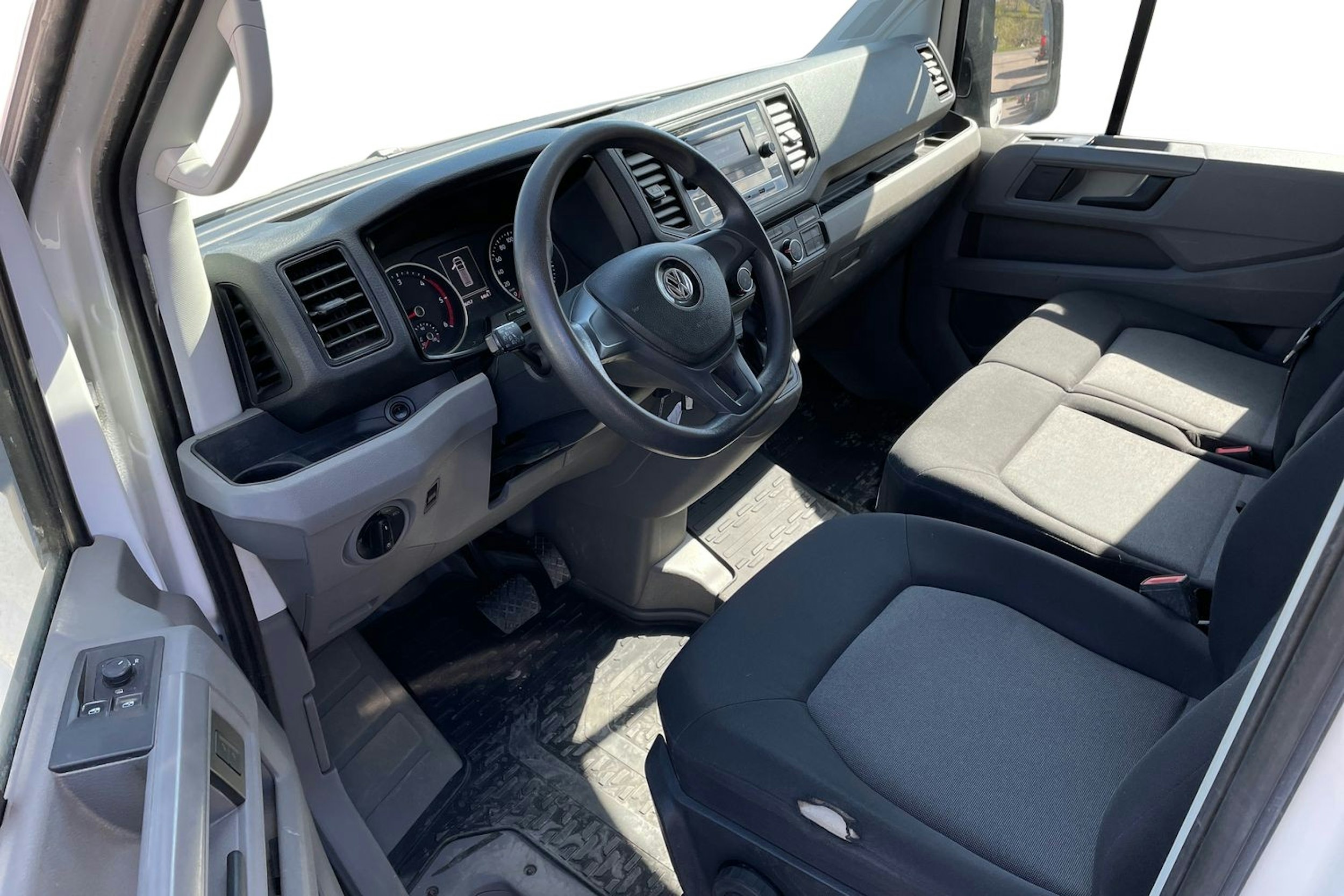 valkoinen Volkswagen Crafter 2020 kuva 3.