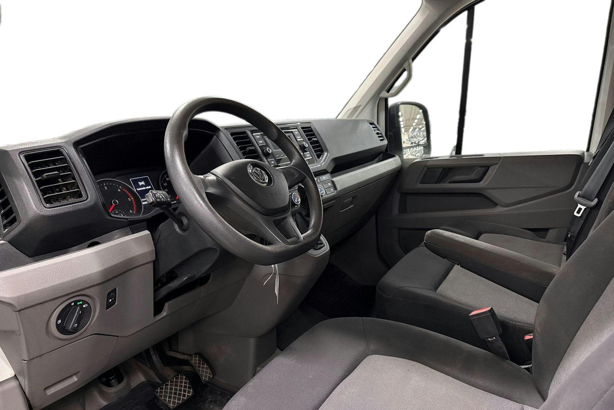 valkoinen Volkswagen Crafter 2020 kuva 3.