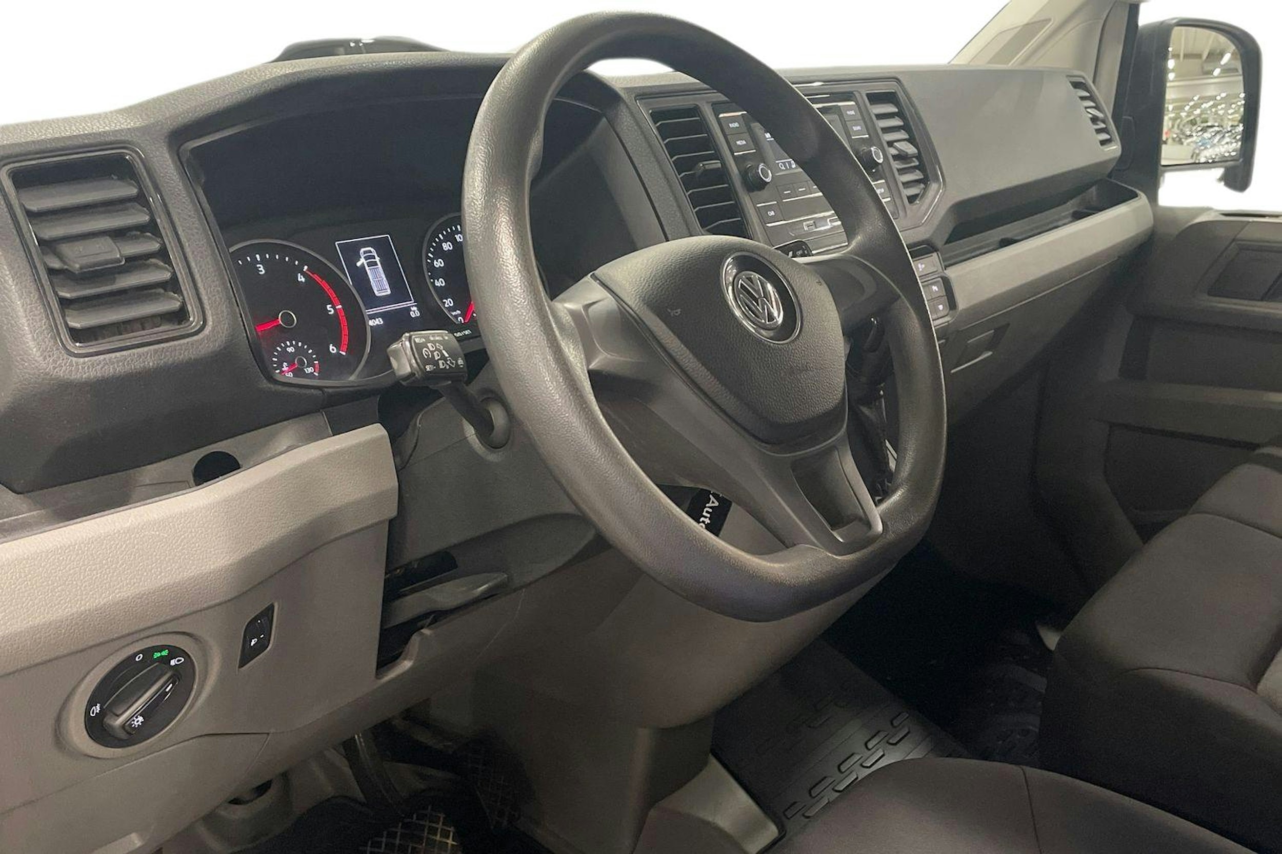 valkoinen Volkswagen Crafter 2020 kuva 9.