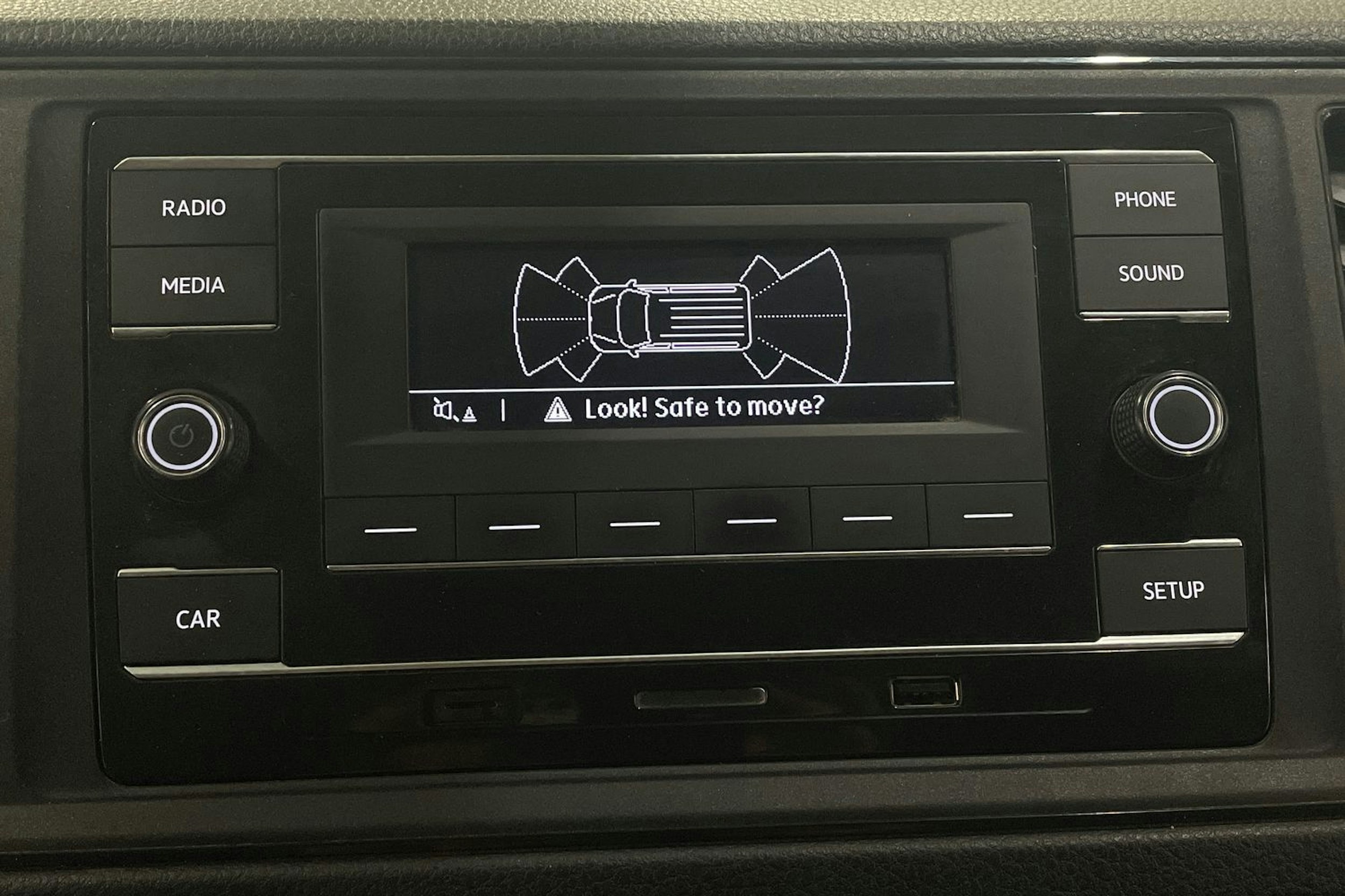 valkoinen Volkswagen Crafter 2020 kuva 13.