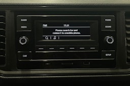 valkoinen Volkswagen Crafter 2020 kuva 15.