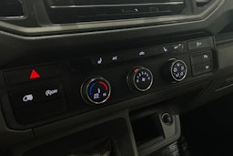 valkoinen Volkswagen Crafter 2020 kuva 16.