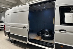 Valkoinen Volkswagen CRAFTER 2020 kuva 17.