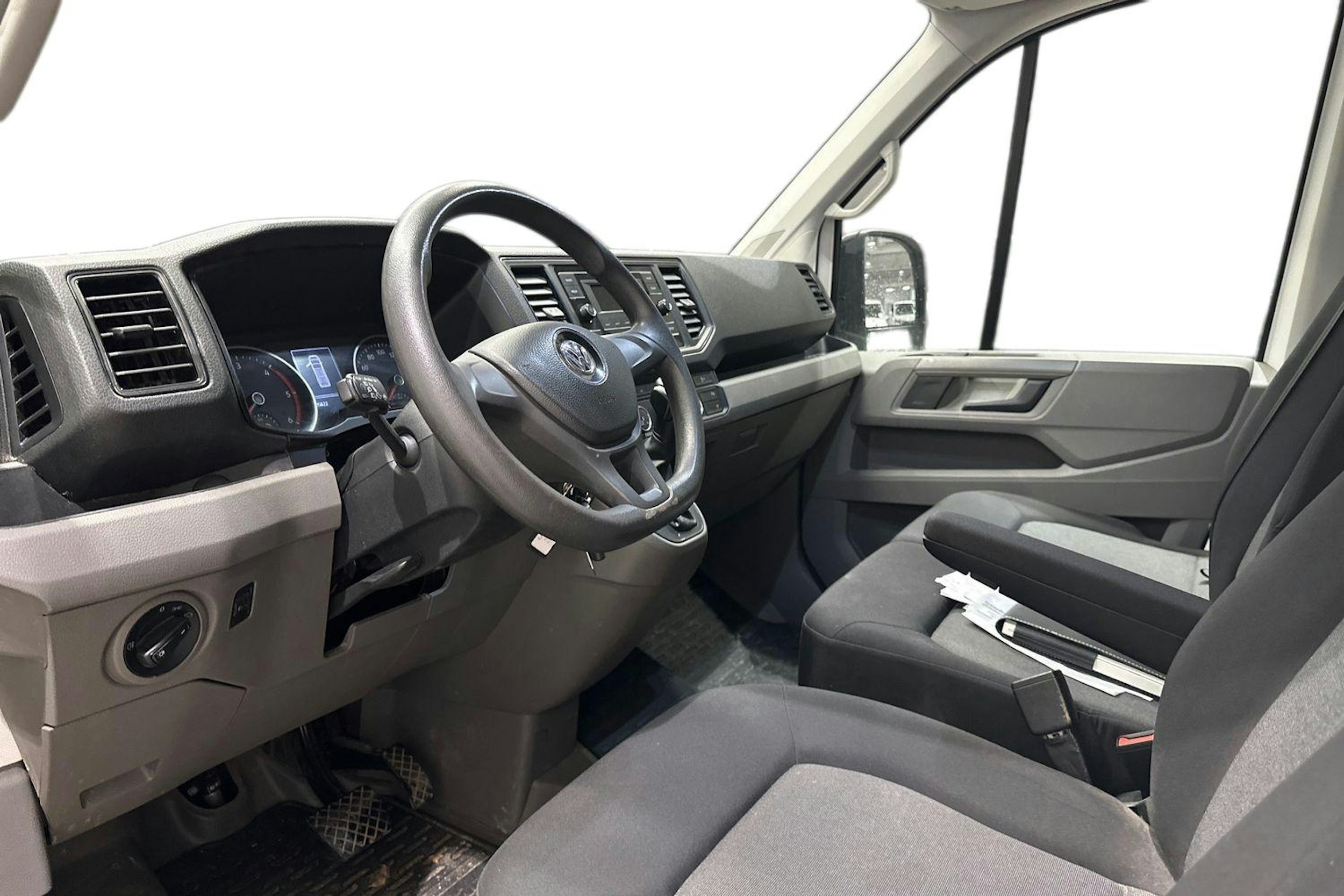 valkoinen Volkswagen Crafter 2020 kuva 3.