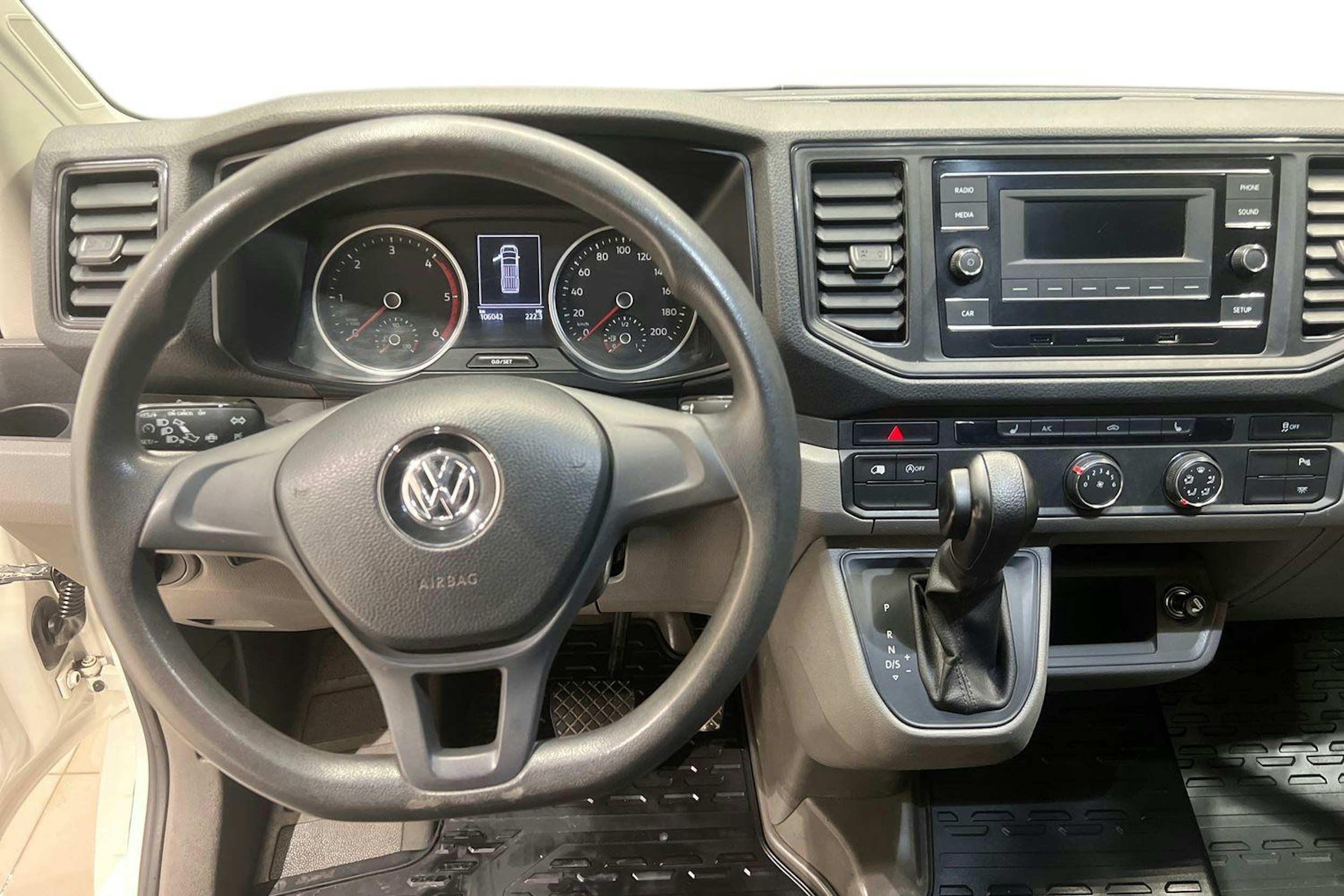 valkoinen Volkswagen Crafter 2020 kuva 9.