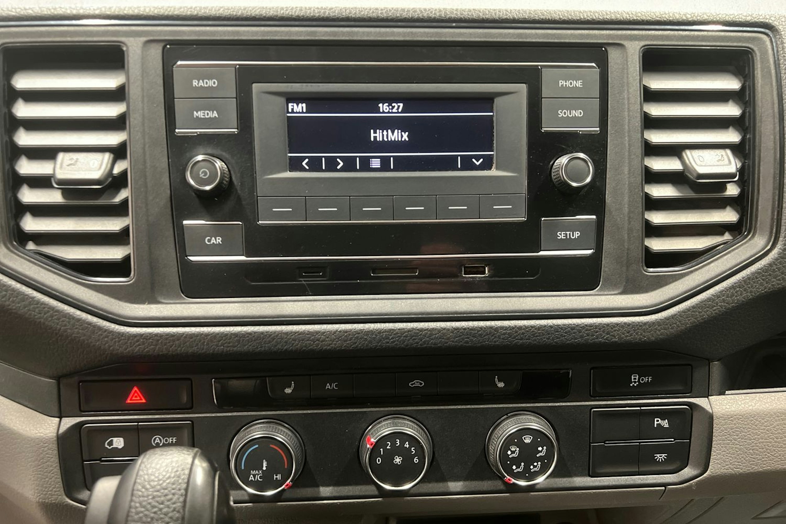 valkoinen Volkswagen Crafter 2020 kuva 12.