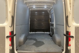 valkoinen Volkswagen Crafter 2020 kuva 17.