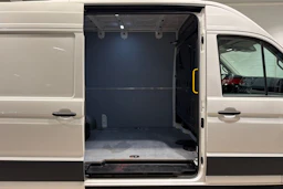 Valkoinen Volkswagen CRAFTER 2020 kuva 22.