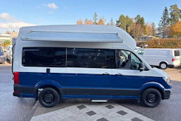 sininen Volkswagen Crafter 2020 kuva 19.