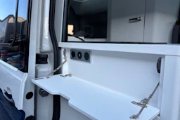 sininen Volkswagen Crafter 2020 kuva 21.