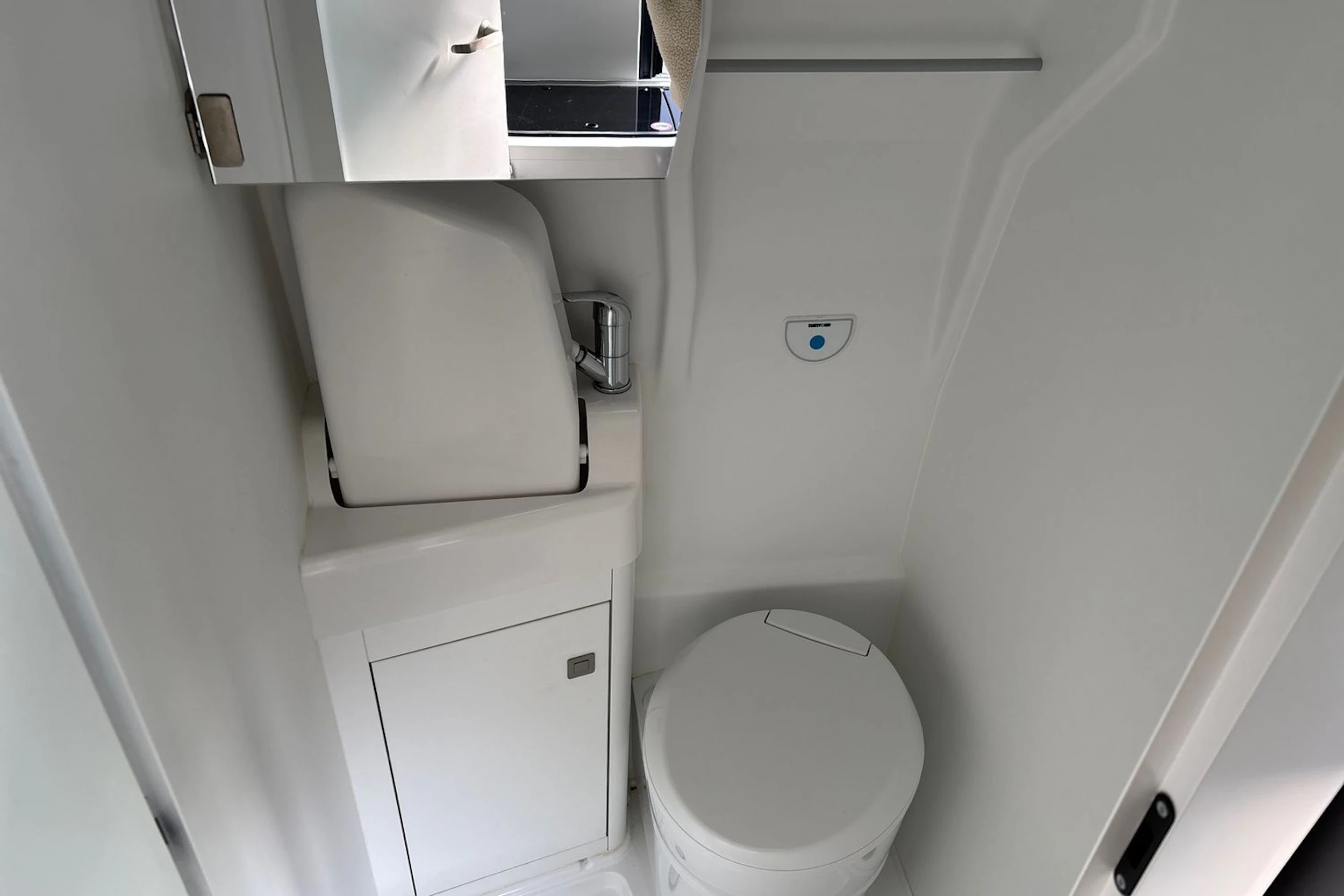 sininen Volkswagen Crafter 2020 kuva 25.