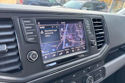 sininen Volkswagen Crafter 2020 kuva 27.