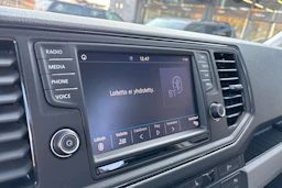 sininen Volkswagen Crafter 2020 kuva 28.