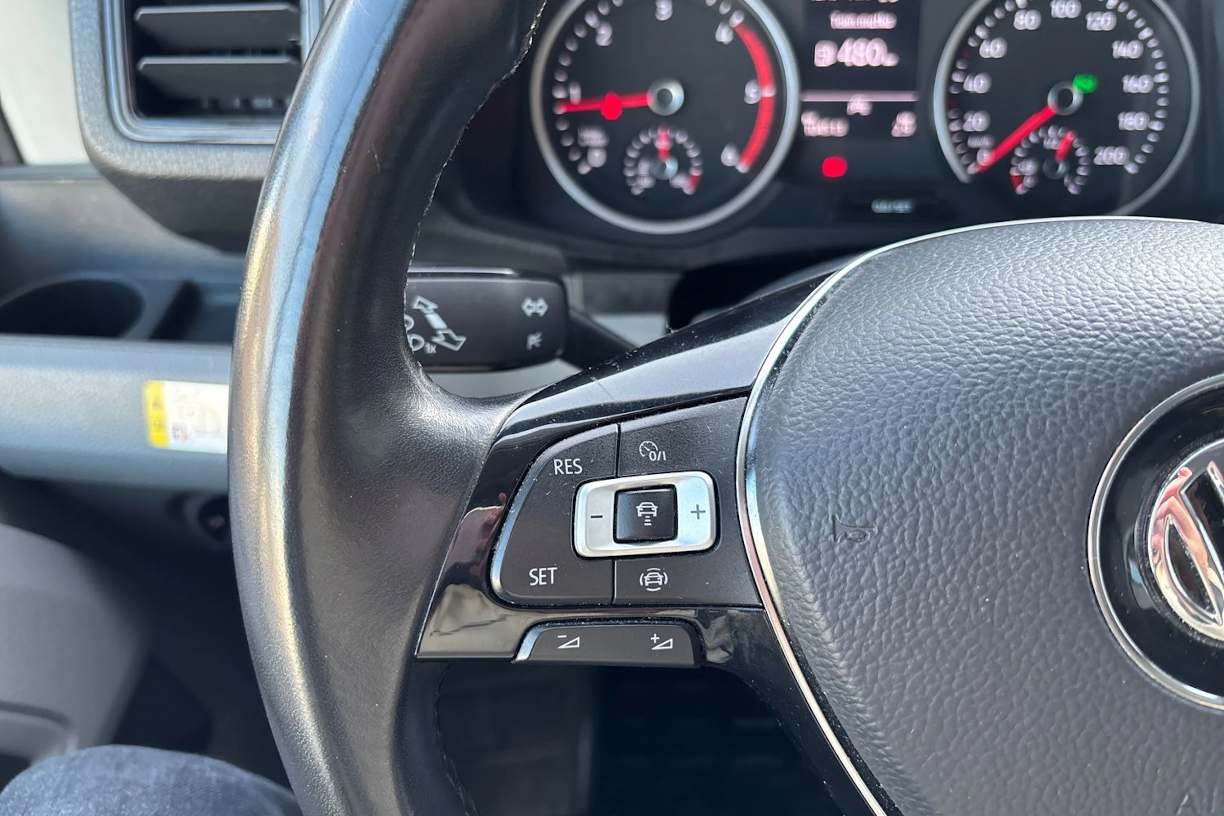 sininen Volkswagen Crafter 2020 kuva 34.