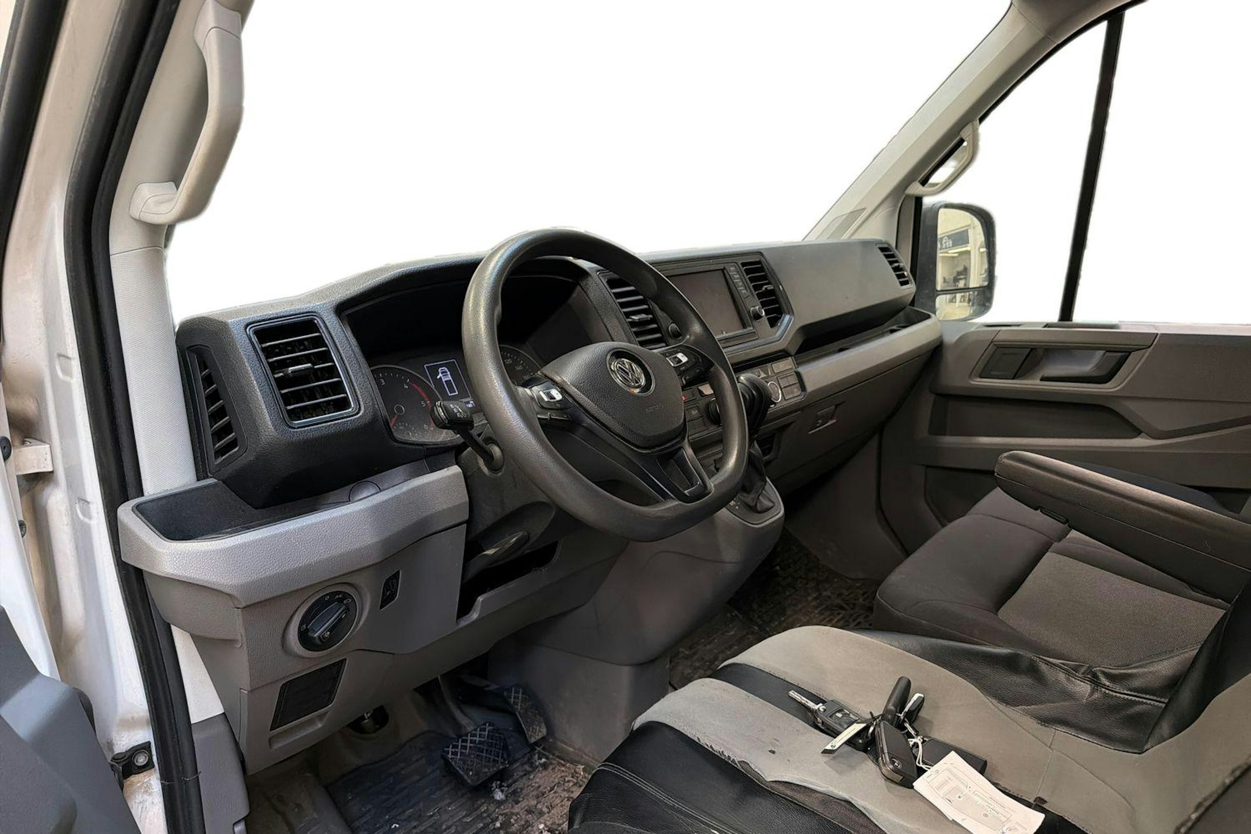 valkoinen Volkswagen Crafter 2020 kuva 3.