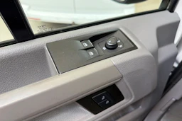 valkoinen Volkswagen Crafter 2020 kuva 21.