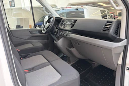 valkoinen Volkswagen Crafter 2020 kuva 24.