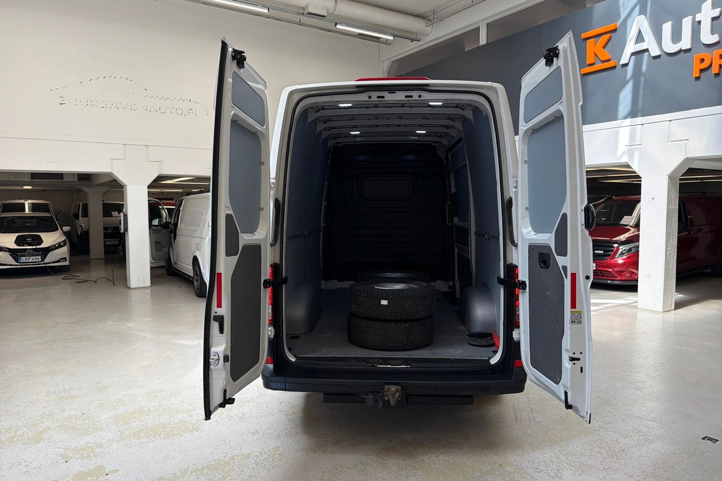 valkoinen Volkswagen Crafter 2020 kuva 27.