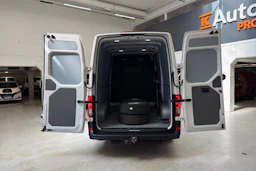 valkoinen Volkswagen Crafter 2020 kuva 28.