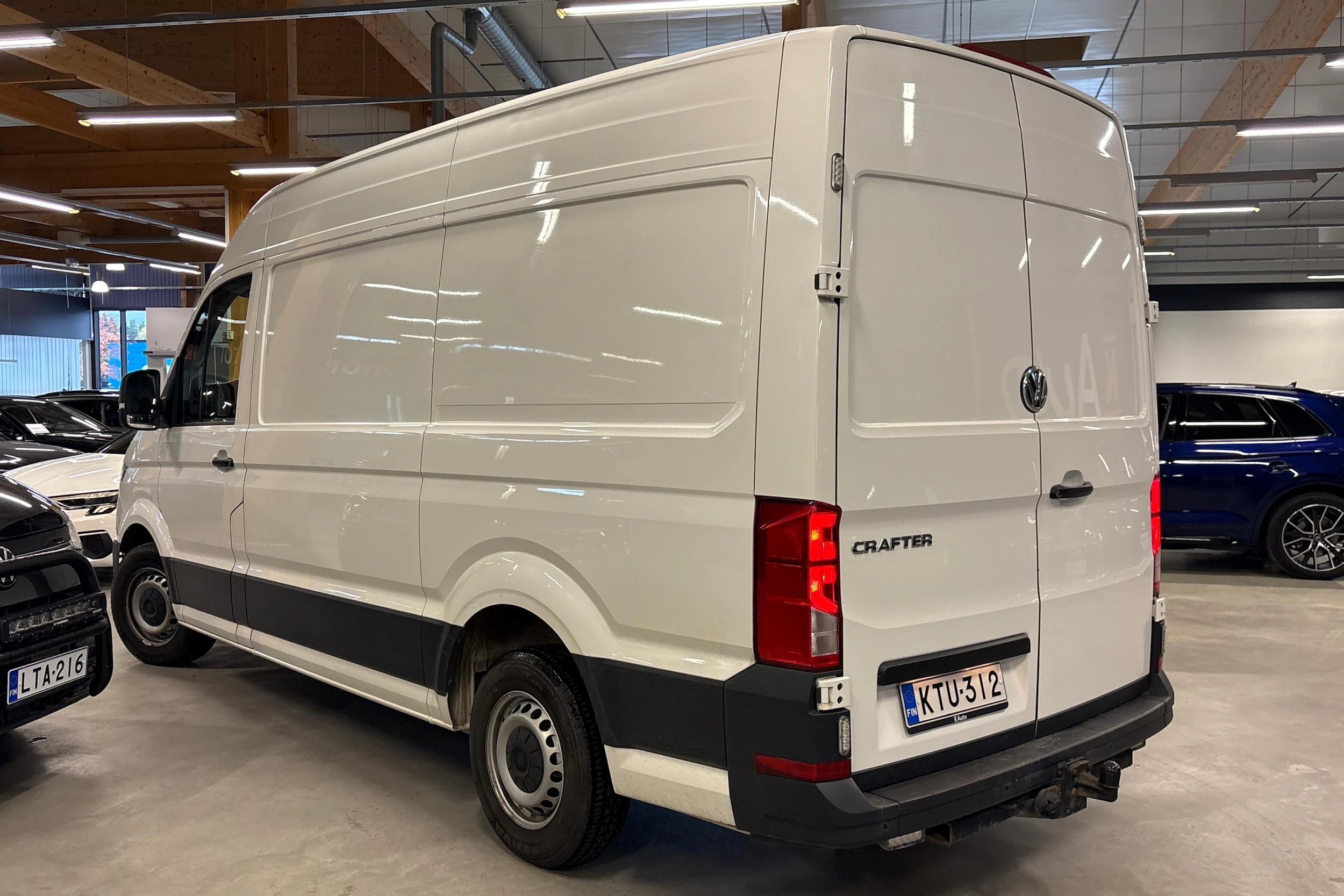 valkoinen Volkswagen Crafter 2020 kuva 3.