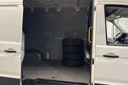 valkoinen Volkswagen Crafter 2020 kuva 11.