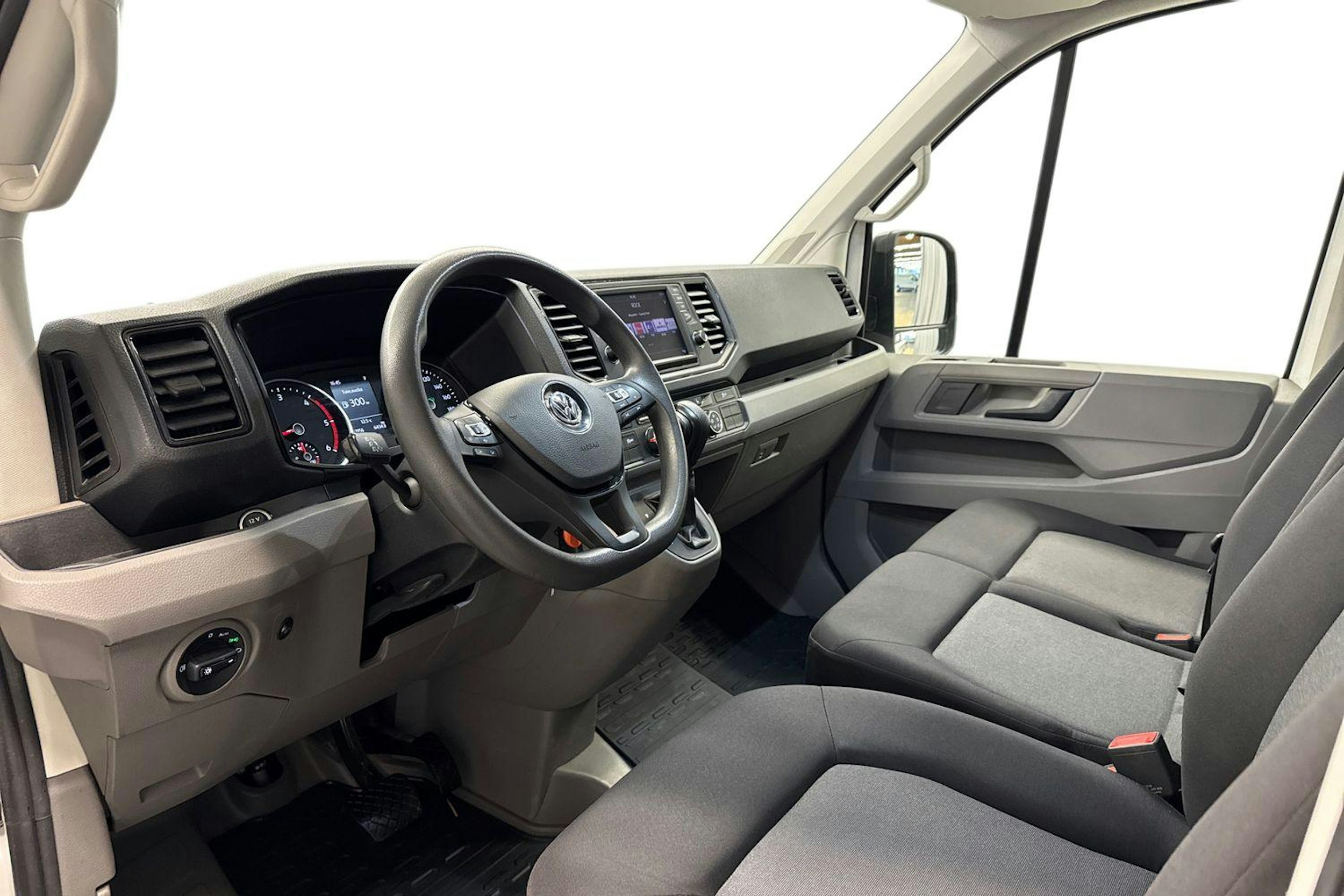 valkoinen Volkswagen Crafter 2020 kuva 7.