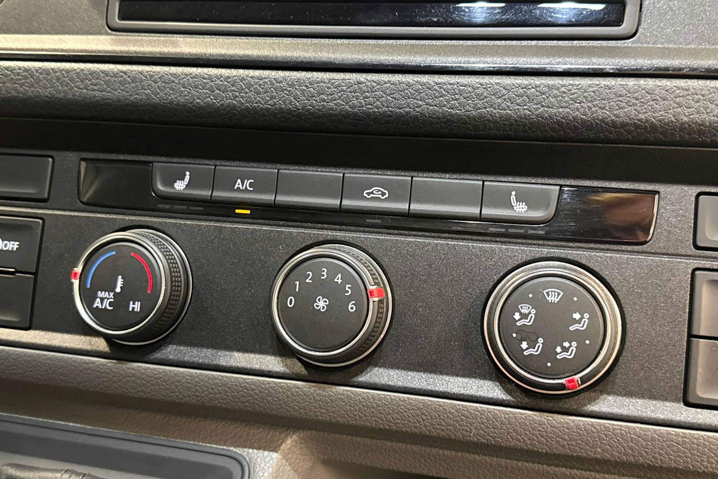 valkoinen Volkswagen Crafter 2020 kuva 18.