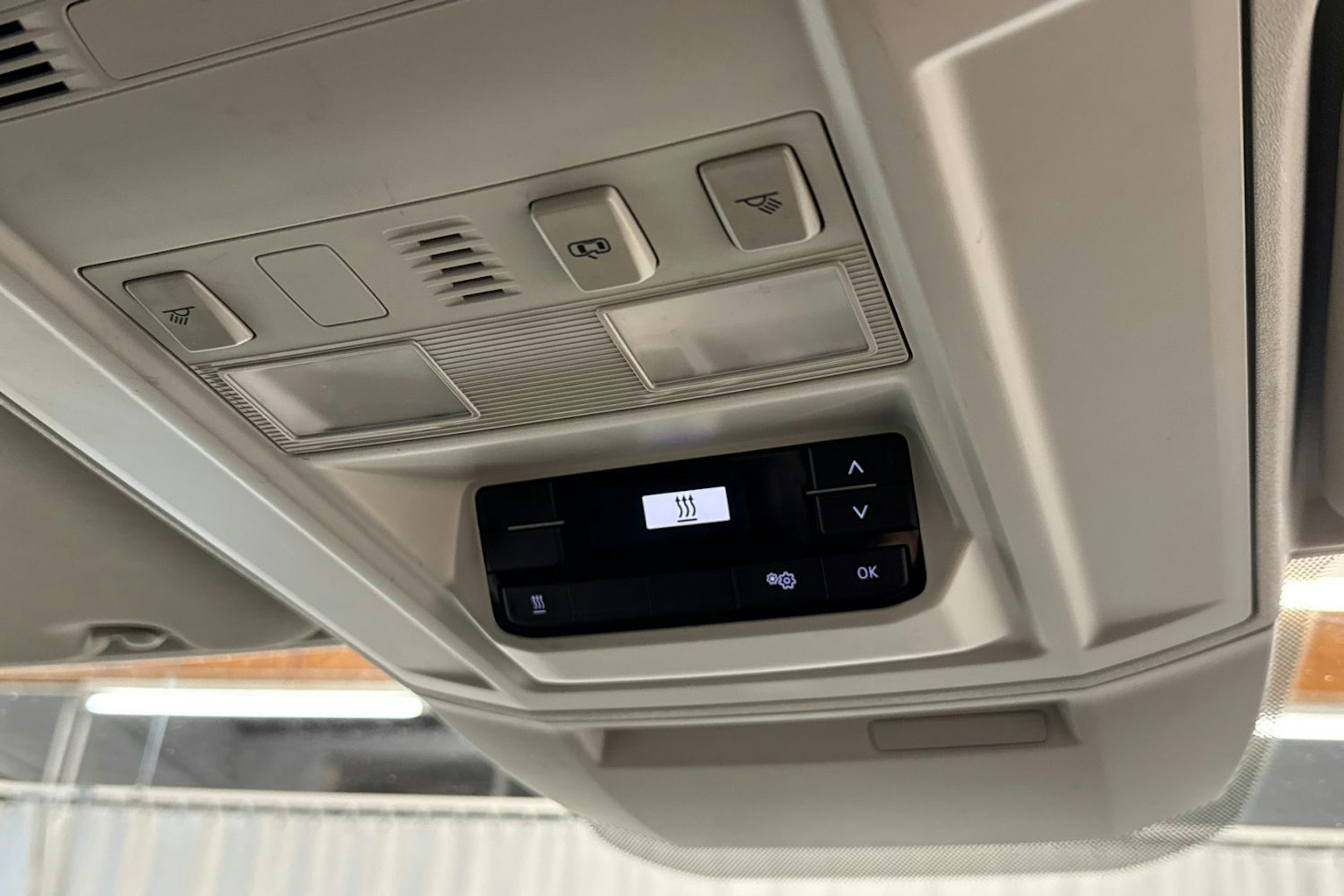 valkoinen Volkswagen Crafter 2020 kuva 21.