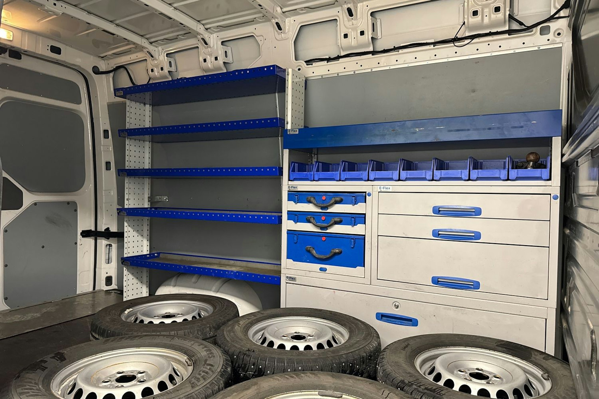 valkoinen Volkswagen Crafter 2020 kuva 22.