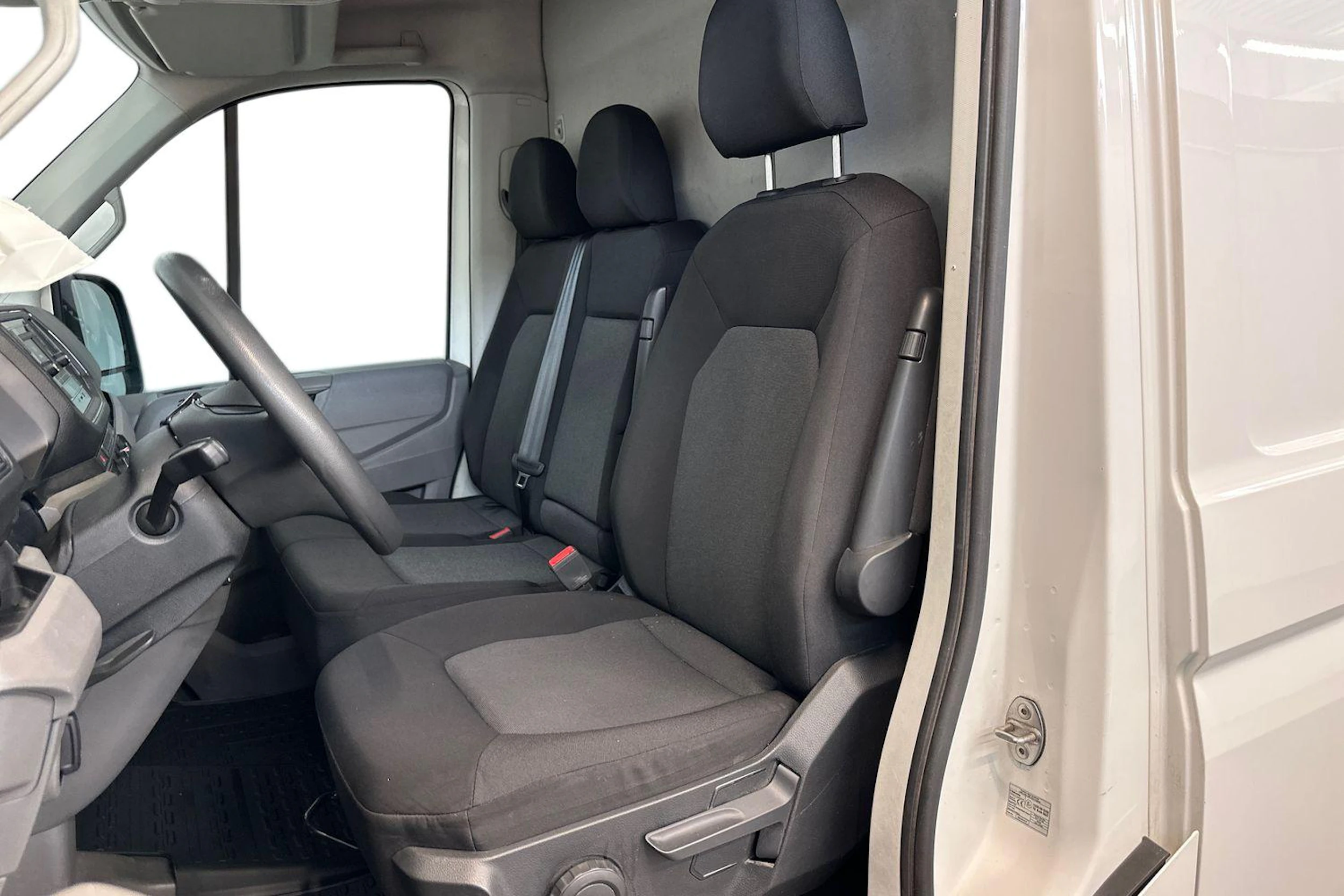 Valkoinen Volkswagen CRAFTER 2020 kuva 7.
