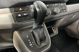 Valkoinen Volkswagen CRAFTER 2020 kuva 15.