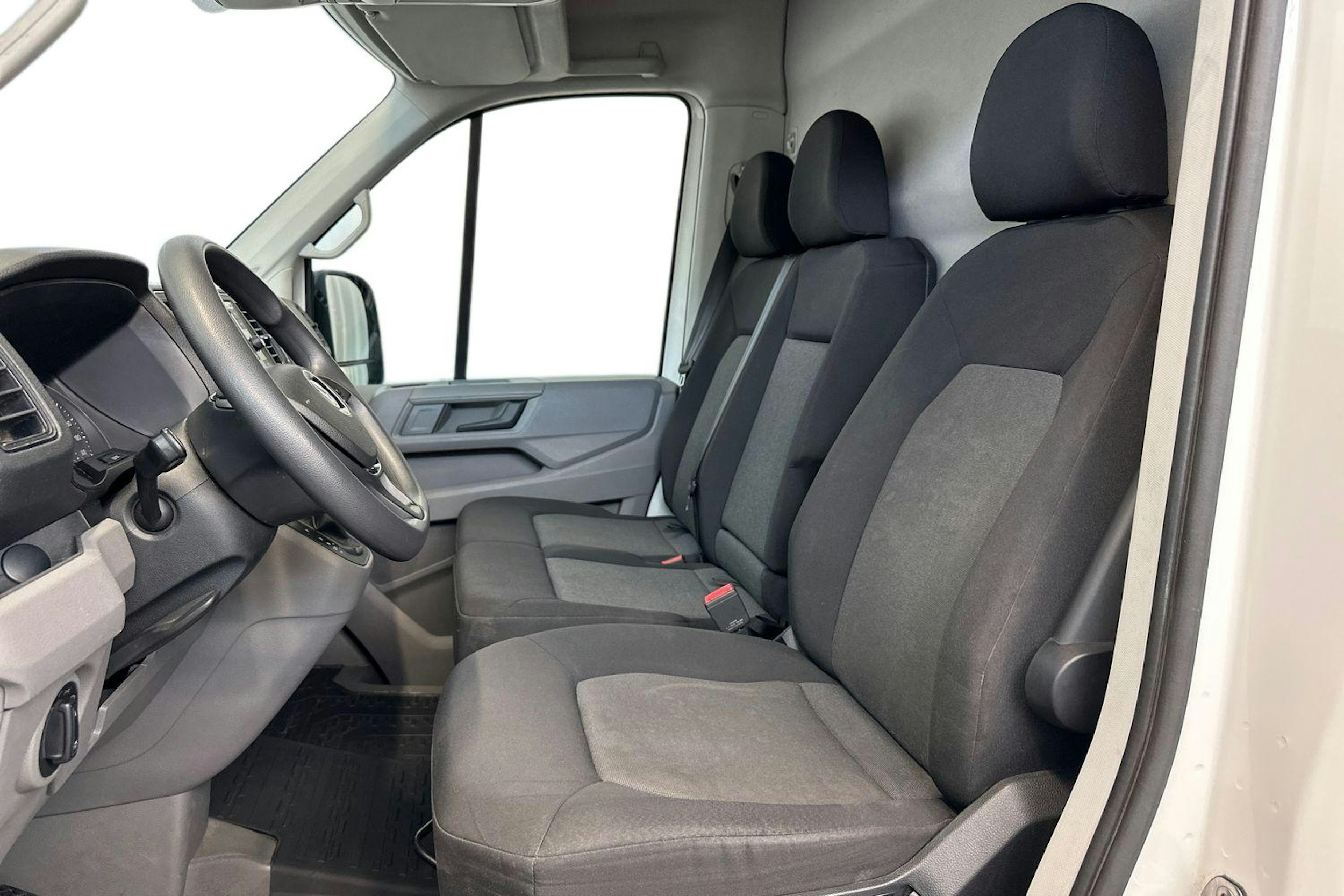 valkoinen Volkswagen Crafter 2020 kuva 11.