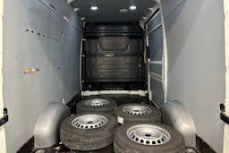 valkoinen Volkswagen Crafter 2020 kuva 15.