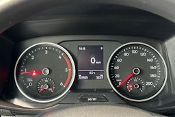 valkoinen Volkswagen Crafter 2020 kuva 16.