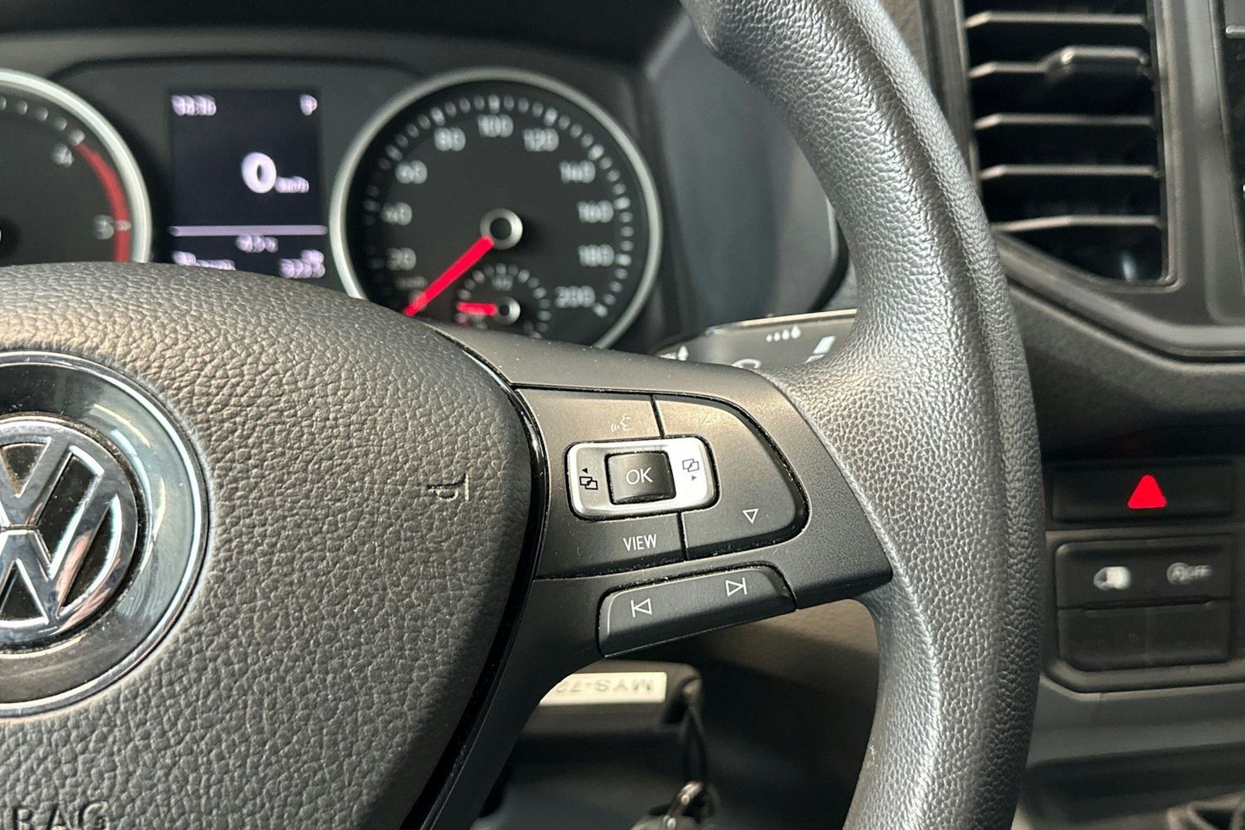 valkoinen Volkswagen Crafter 2020 kuva 18.