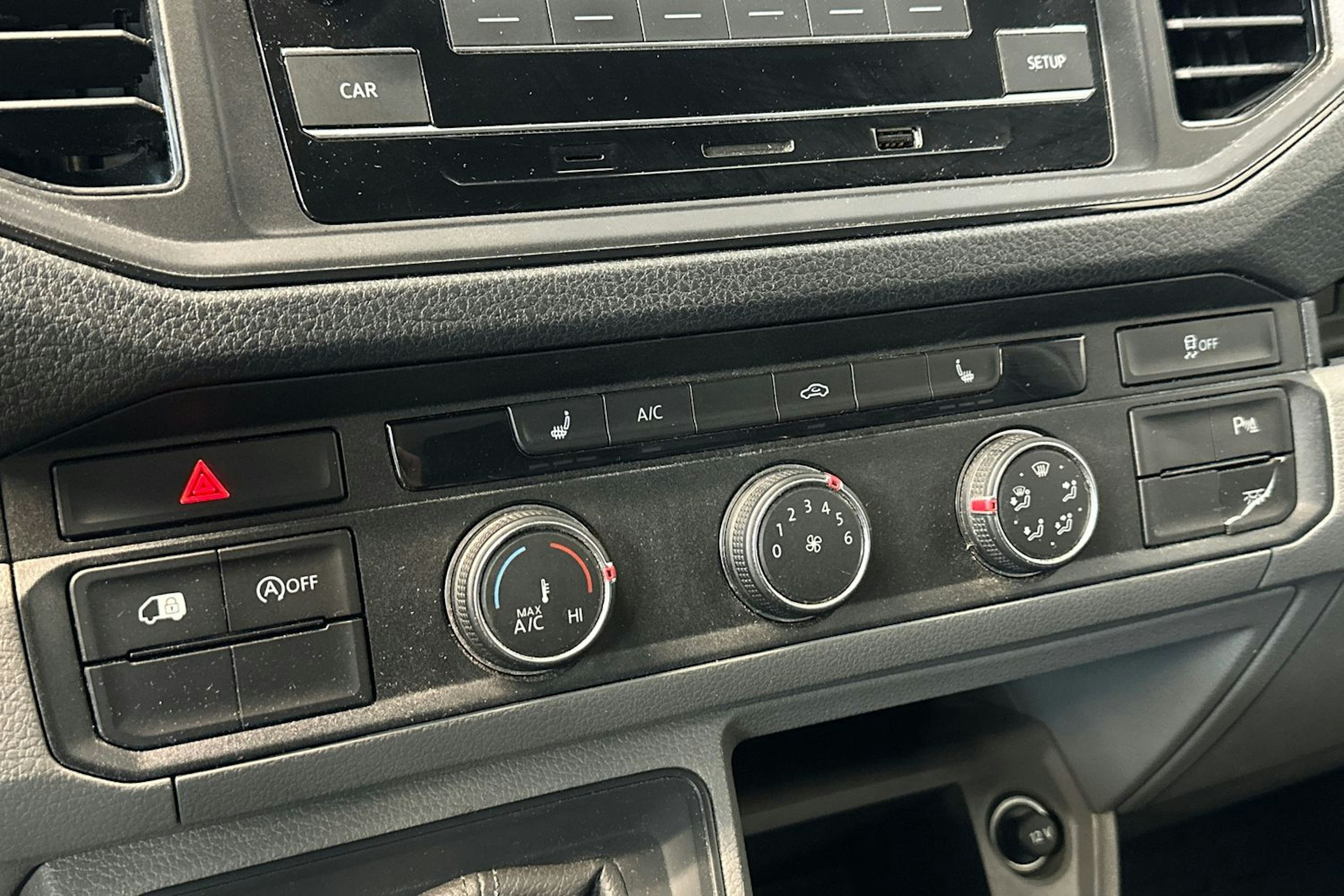 valkoinen Volkswagen Crafter 2020 kuva 20.