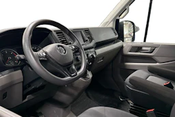 sininen Volkswagen Crafter 2020 kuva 8.