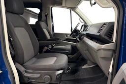 sininen Volkswagen Crafter 2020 kuva 11.