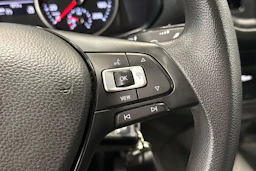 sininen Volkswagen Crafter 2020 kuva 21.