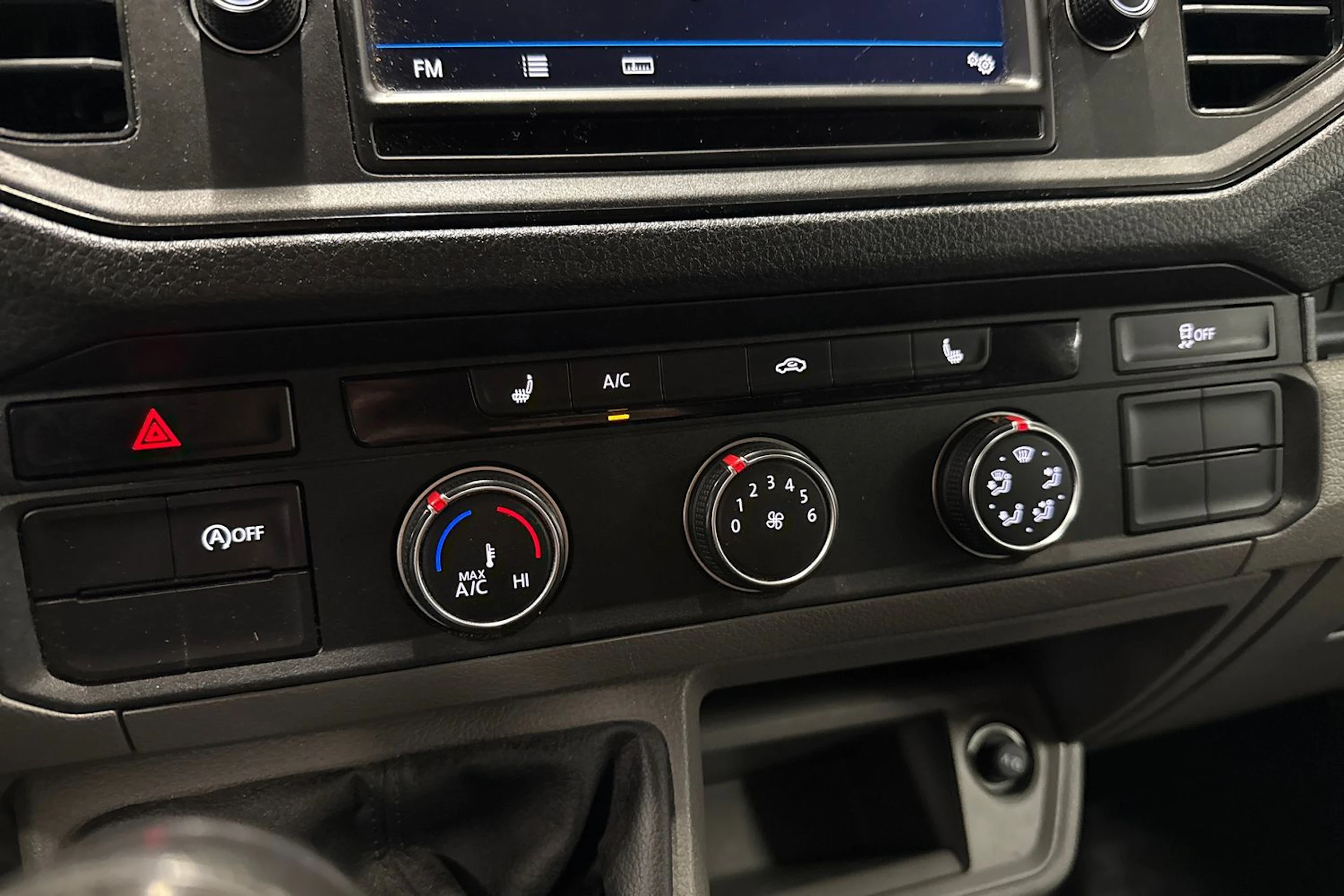 sininen Volkswagen Crafter 2020 kuva 25.