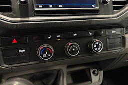 sininen Volkswagen Crafter 2020 kuva 25.