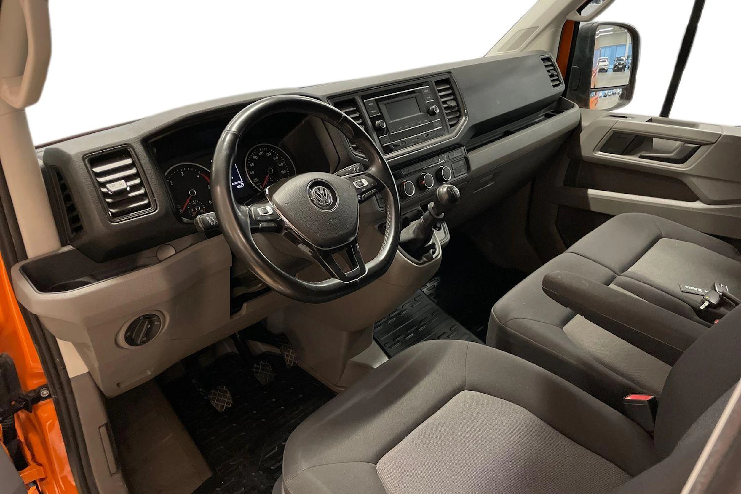 oranssi Volkswagen Crafter 2020 kuva 8.
